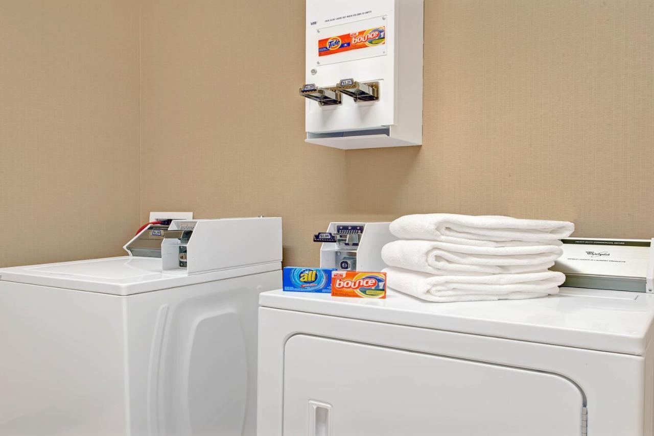 Baymont By Wyndham Decatur Hotel Bagian luar foto