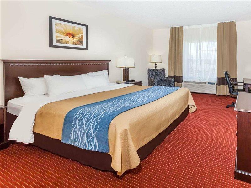 Baymont By Wyndham Decatur Hotel Bagian luar foto