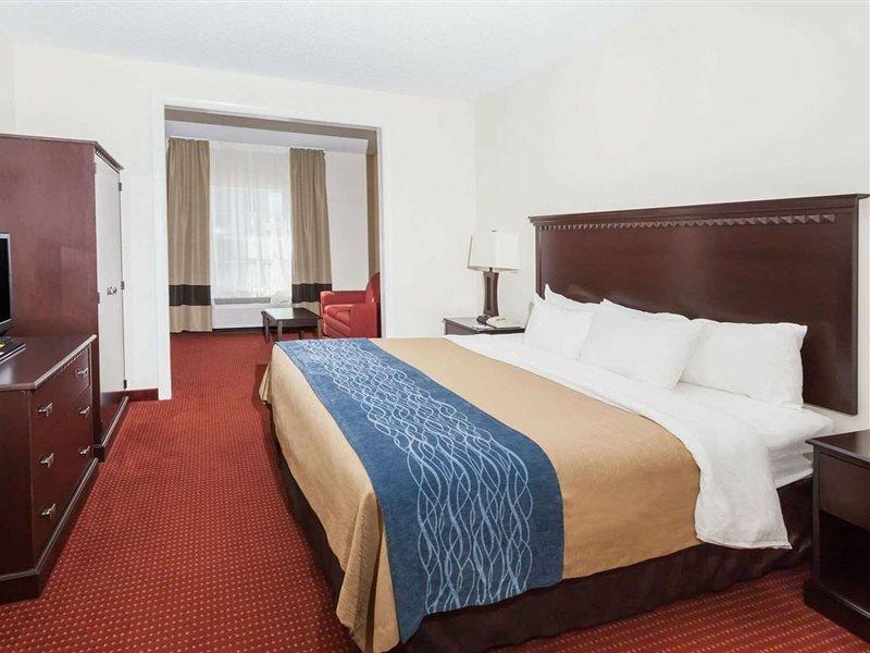 Baymont By Wyndham Decatur Hotel Bagian luar foto