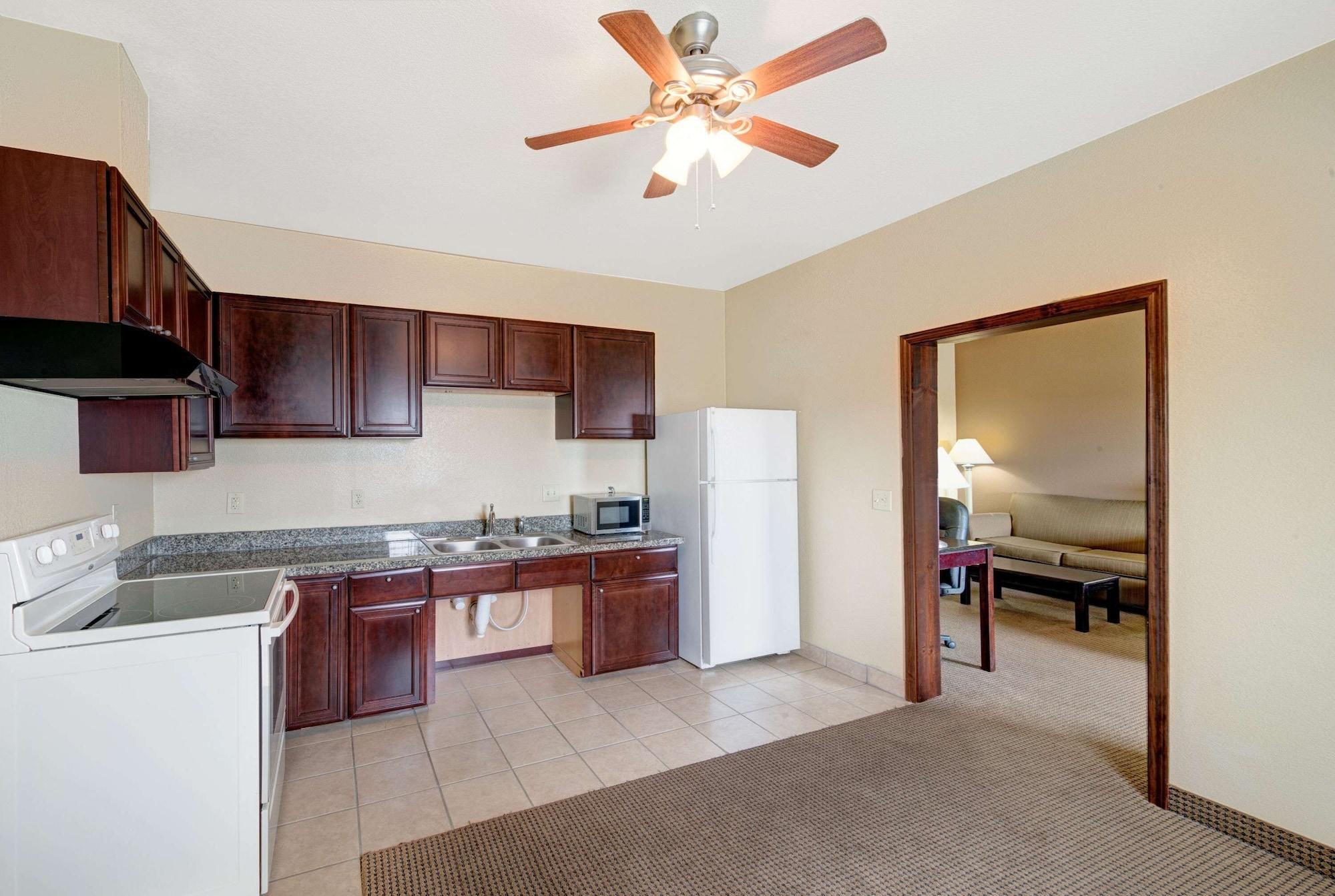 Baymont By Wyndham Decatur Hotel Bagian luar foto