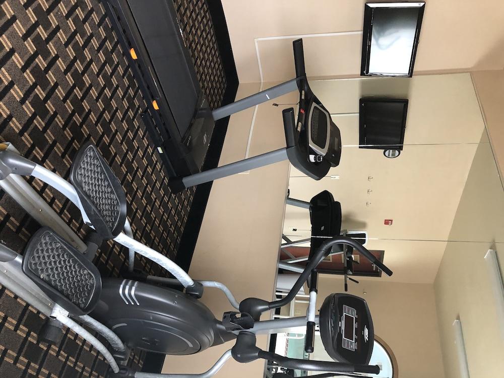 Baymont By Wyndham Decatur Hotel Bagian luar foto