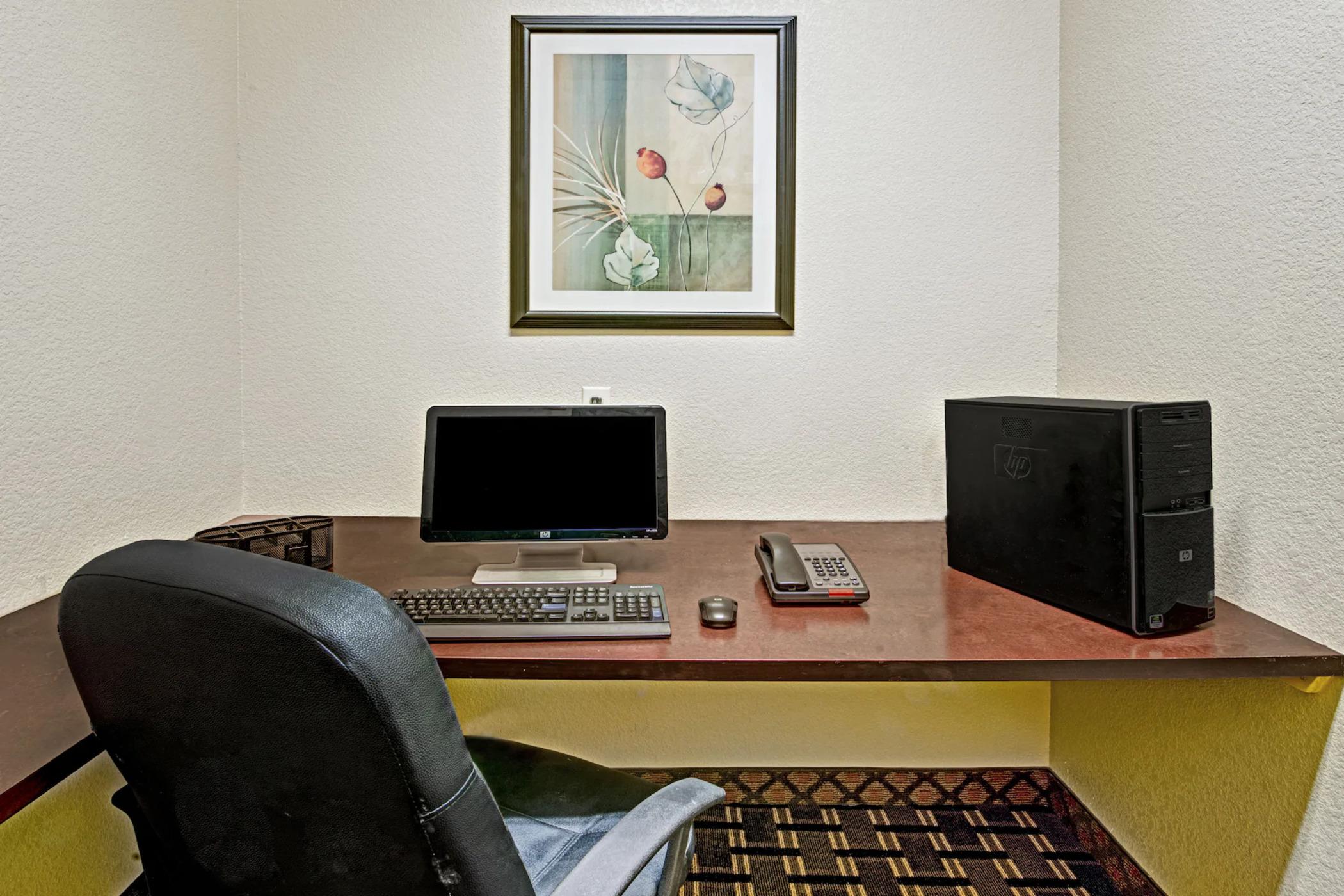 Baymont By Wyndham Decatur Hotel Bagian luar foto