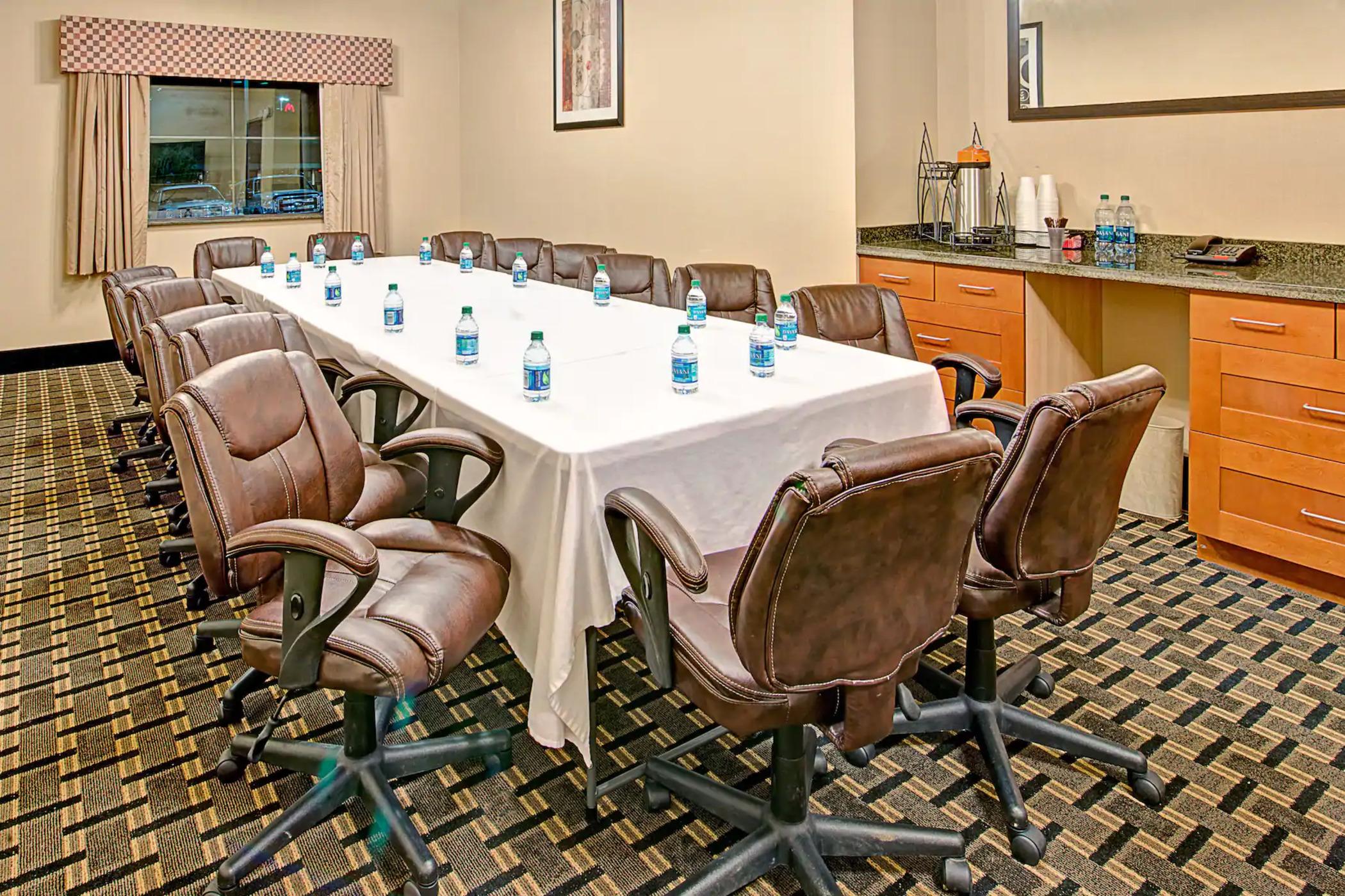 Baymont By Wyndham Decatur Hotel Bagian luar foto
