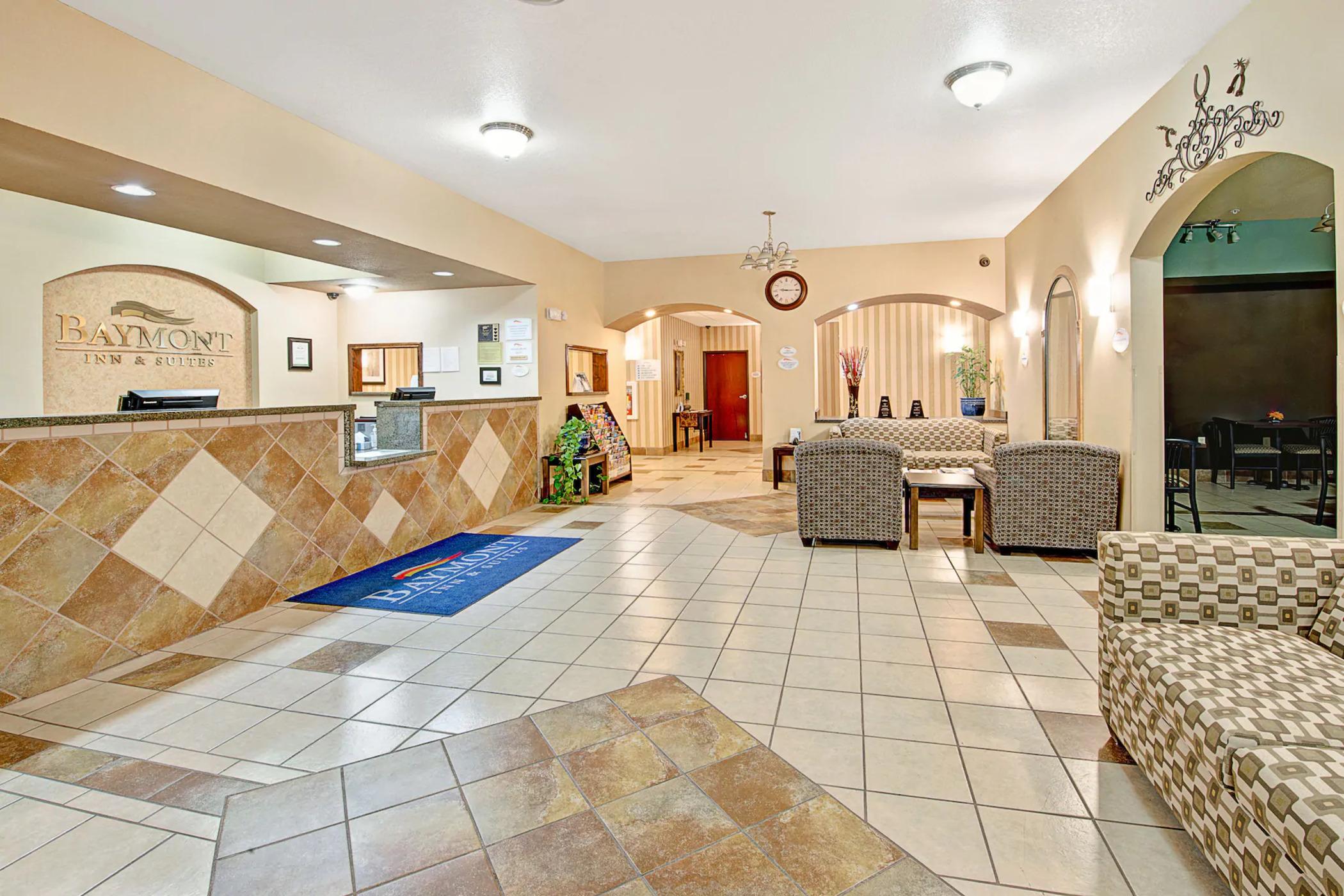 Baymont By Wyndham Decatur Hotel Bagian luar foto
