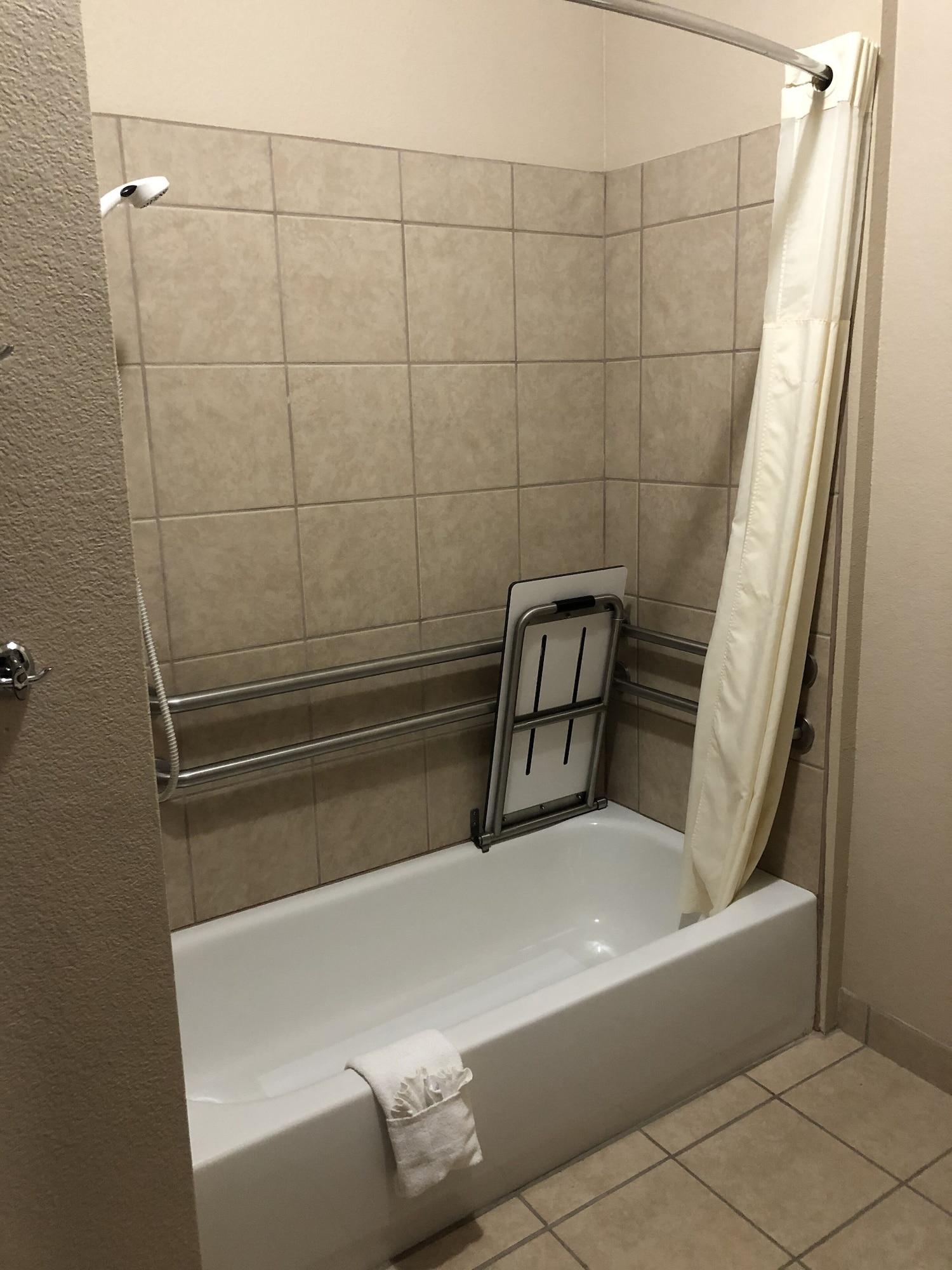 Baymont By Wyndham Decatur Hotel Bagian luar foto
